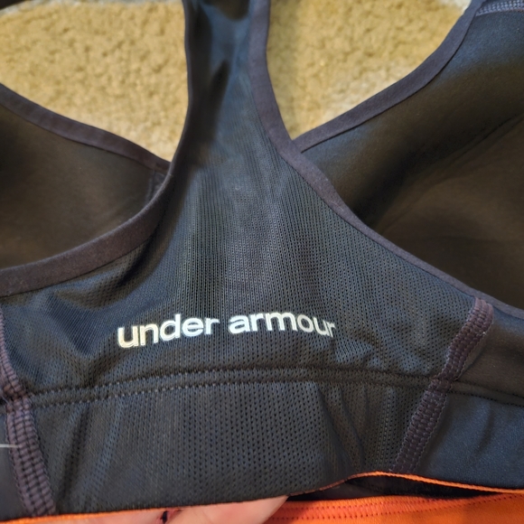 Under Armour Heat Gear 32D Black Compression Sports Bra Front Zip Pre—Owned. - Picture 7 of 8